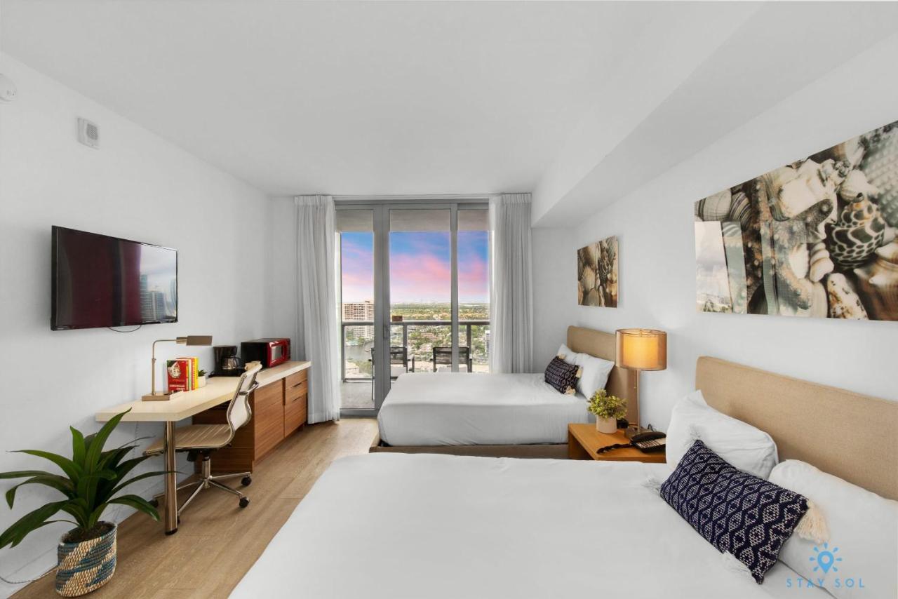 Upper Studio With Balcony,Pool And Gym, Near Beach Hallandale Beach Exteriör bild