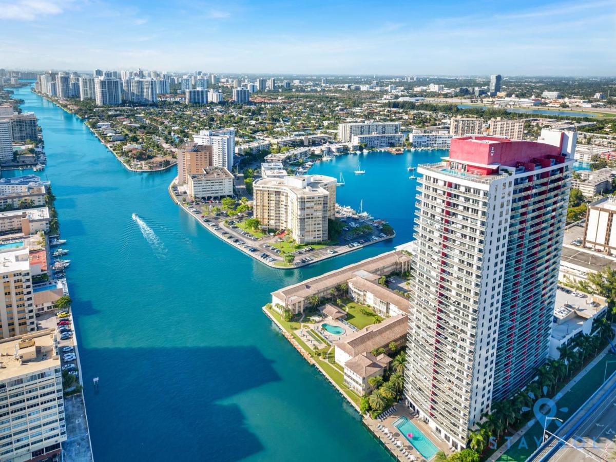 Upper Studio With Balcony,Pool And Gym, Near Beach Hallandale Beach Exteriör bild